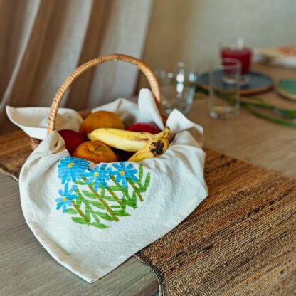 White base: Parijat collection Napkin (Set of 4) - Image 4